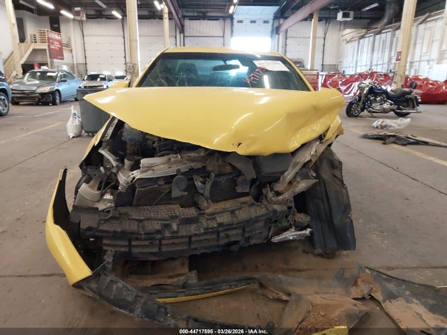 44717595 :رقم المزاد ، 4T1BF1FK8FU497978 vin ، 2015 Toyota Camry Se مزاد بيع