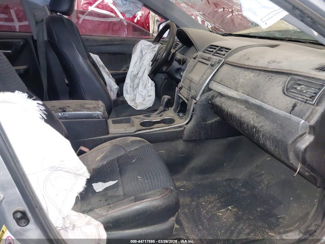 44717595 :رقم المزاد ، 4T1BF1FK8FU497978 vin ، 2015 Toyota Camry Se مزاد بيع