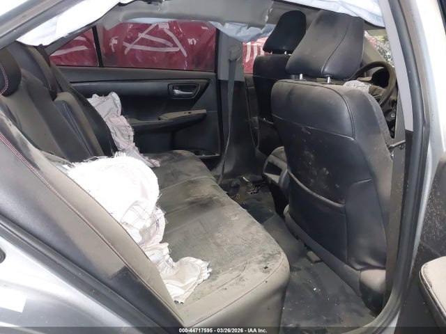 44717595 :رقم المزاد ، 4T1BF1FK8FU497978 vin ، 2015 Toyota Camry Se مزاد بيع