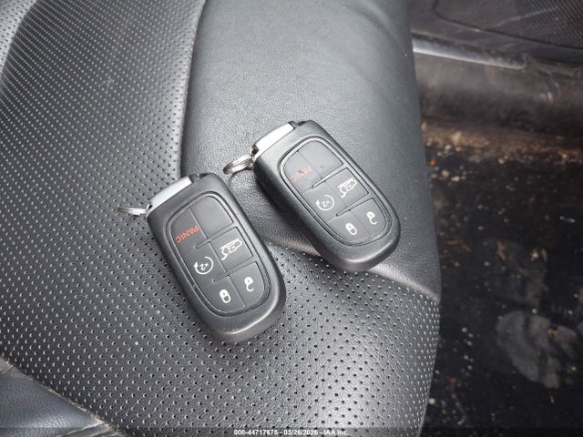 44717675 :رقم المزاد ، 1C4PJMDX9KD467486 vin ، 2019 Jeep Cherokee Limited 4x4 مزاد بيع