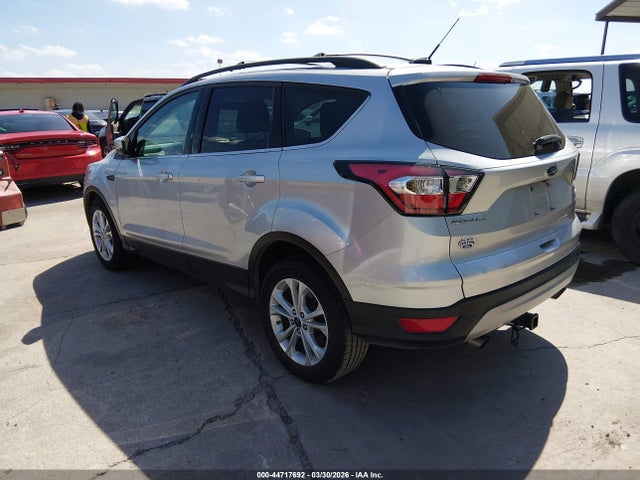 1FMCU0GD4HUA93146 Ford ESCAPE SE