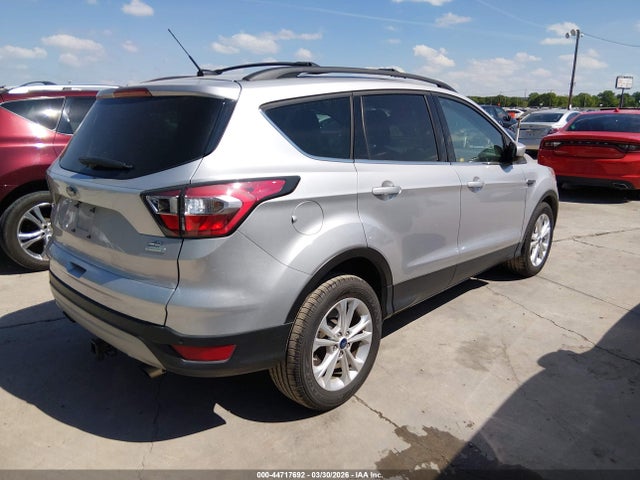 1FMCU0GD4HUA93146 Ford ESCAPE SE