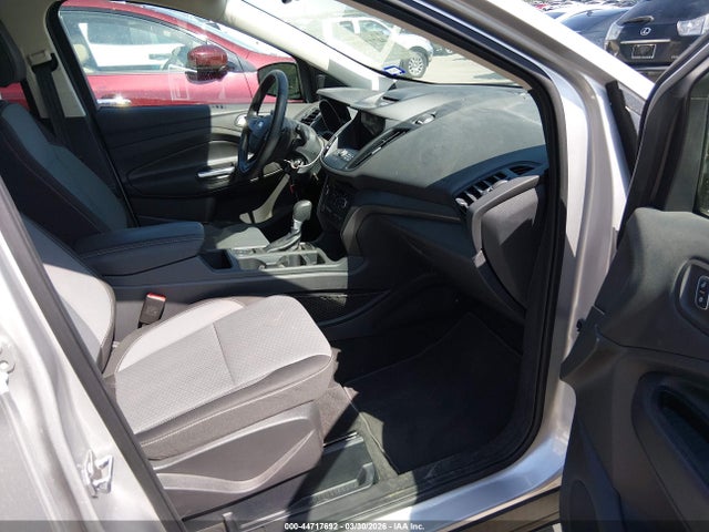 1FMCU0GD4HUA93146 Ford ESCAPE SE