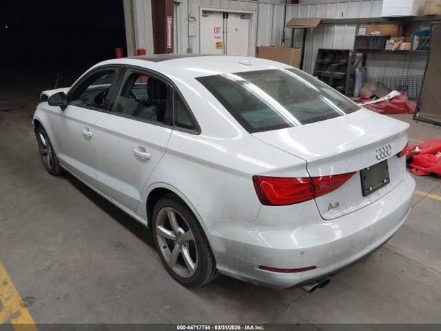 2015 AUDI A3 WAUACGFF3F1094990 Photo 2