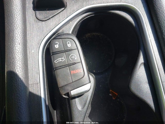 44717805 :رقم المزاد ، 1C3CCCAB5FN691404 vin ، 2015 Chrysler 200 Limited مزاد بيع