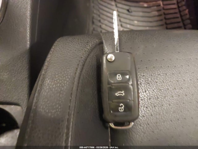 Продажа на аукционе авто 2010 Volkswagen Eos Komfort, vin: WVWAA7AH6AV022829, номер лота: 44717866