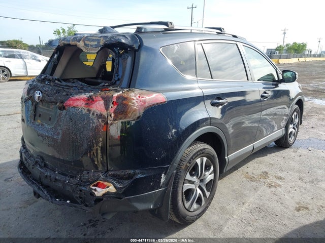 JTMZFREV9HJ711667 Toyota RAV4 LE