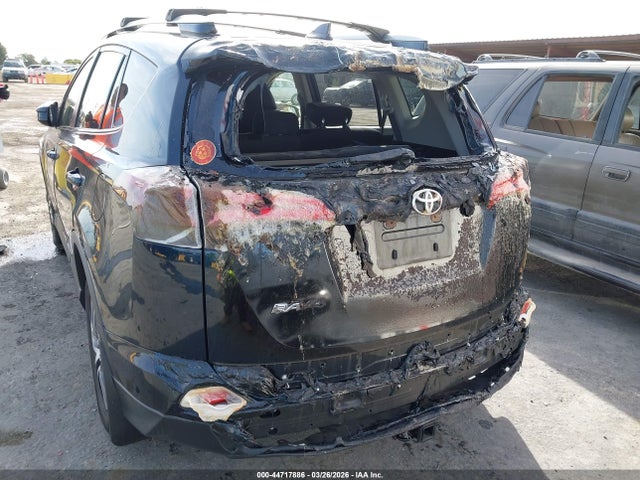 JTMZFREV9HJ711667 Toyota RAV4 LE
