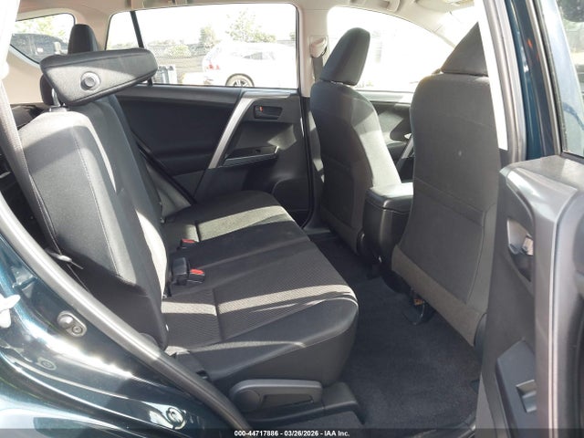 JTMZFREV9HJ711667 Toyota RAV4 LE