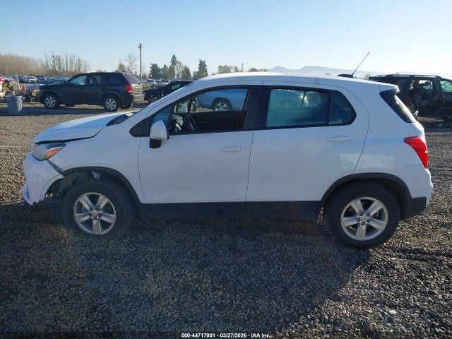 KL7CJNSB0HB068687 Chevrolet TRAX LS