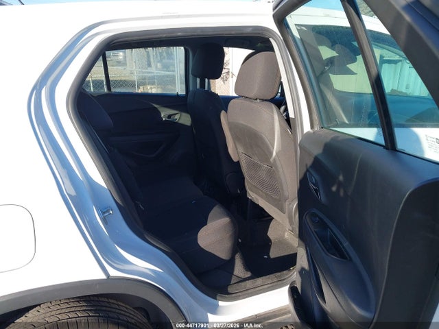 KL7CJNSB0HB068687 Chevrolet TRAX LS