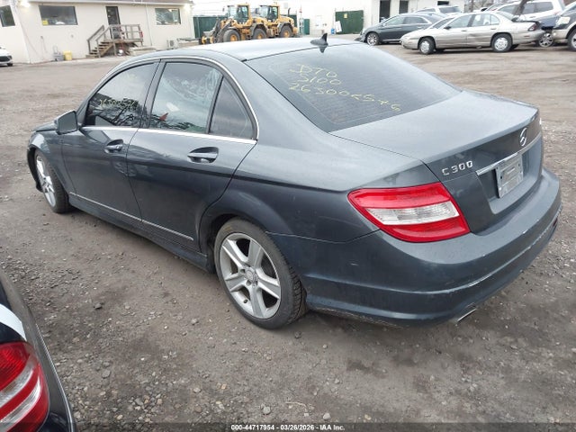 44717954 :رقم المزاد ، WDDGF8BB4BF527569 vin ، 2011 Mercedes-benz C 300 Luxury 4matic/sport 4matic مزاد بيع