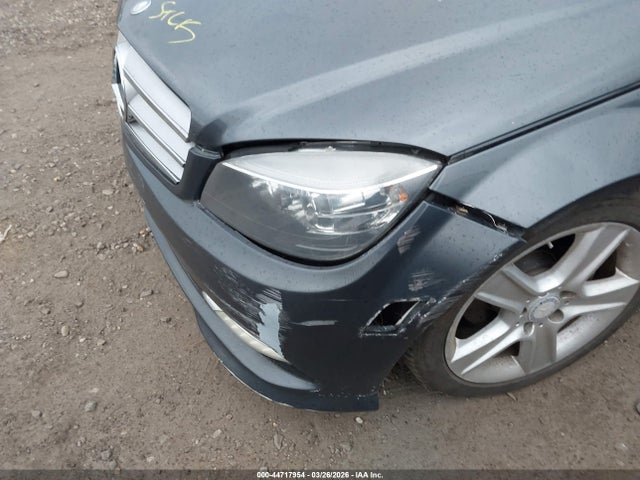 44717954 :رقم المزاد ، WDDGF8BB4BF527569 vin ، 2011 Mercedes-benz C 300 Luxury 4matic/sport 4matic مزاد بيع