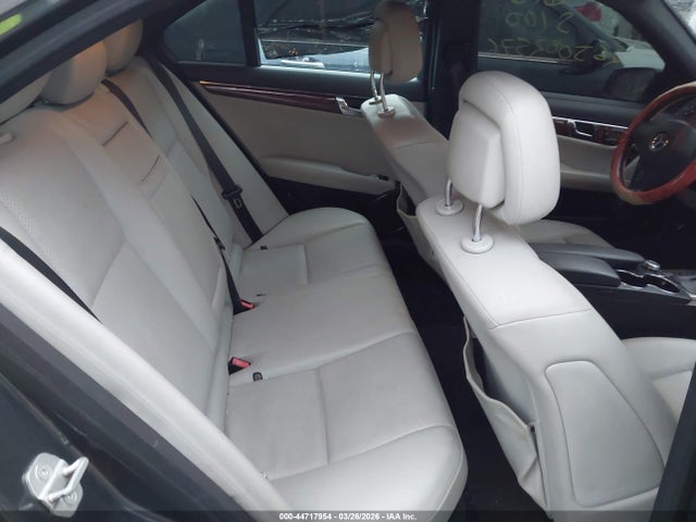 44717954 :رقم المزاد ، WDDGF8BB4BF527569 vin ، 2011 Mercedes-benz C 300 Luxury 4matic/sport 4matic مزاد بيع