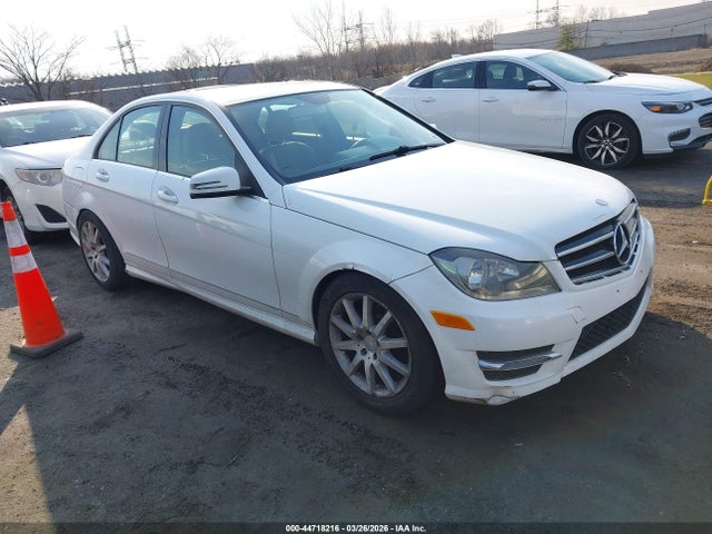 Продаж на аукціоні авто 2014 Mercedes-benz C 250 Sport, vin: WDDGF4HB0EA934760, номер лоту: 44718216