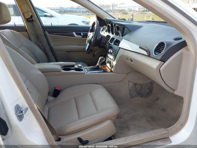 Продаж на аукціоні авто 2014 Mercedes-benz C 250 Sport, vin: WDDGF4HB0EA934760, номер лоту: 44718216