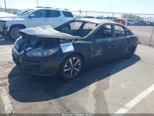 44718241 :رقم المزاد ، 1N4AL3AP2HN326993 vin ، 2017 Nissan Altima 2.5 Sr مزاد بيع