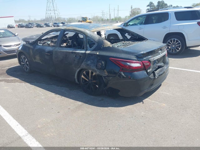 44718241 :رقم المزاد ، 1N4AL3AP2HN326993 vin ، 2017 Nissan Altima 2.5 Sr مزاد بيع