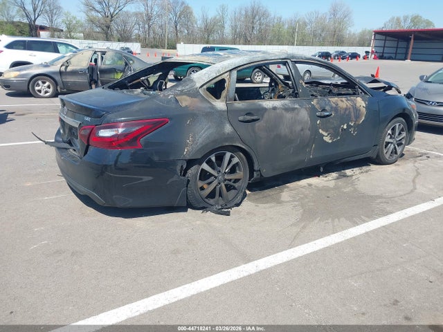 44718241 :رقم المزاد ، 1N4AL3AP2HN326993 vin ، 2017 Nissan Altima 2.5 Sr مزاد بيع