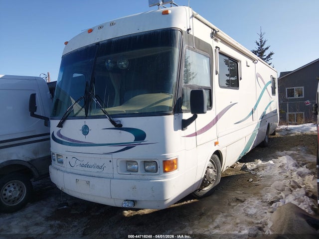 44718248 :رقم المزاد ، 4UZ6XJCAXYCF86554 vin ، 2000 Freightliner Chassis X Line Motor Home مزاد بيع