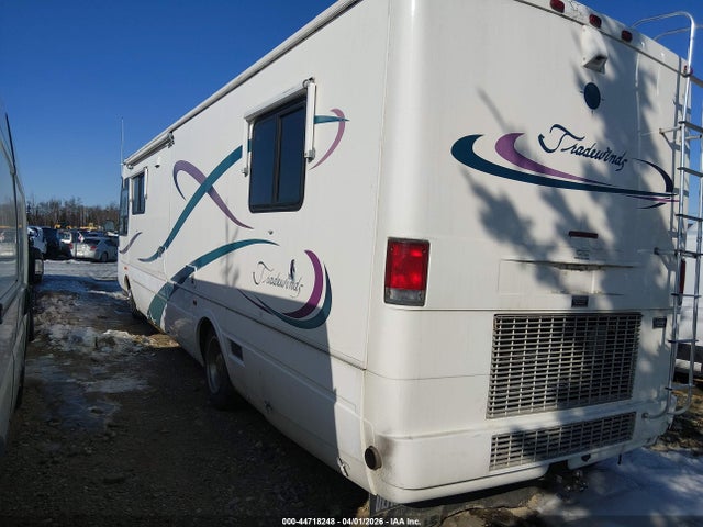 44718248 :رقم المزاد ، 4UZ6XJCAXYCF86554 vin ، 2000 Freightliner Chassis X Line Motor Home مزاد بيع