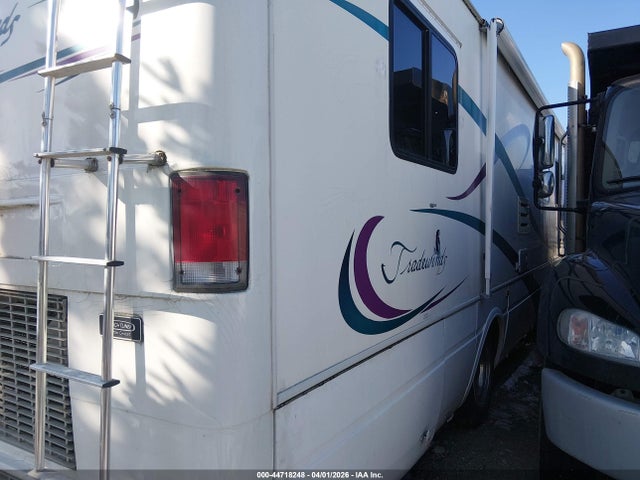 44718248 :رقم المزاد ، 4UZ6XJCAXYCF86554 vin ، 2000 Freightliner Chassis X Line Motor Home مزاد بيع