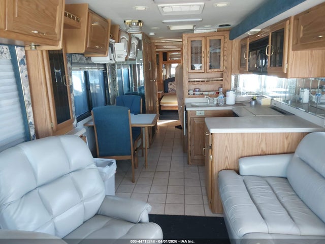 44718248 :رقم المزاد ، 4UZ6XJCAXYCF86554 vin ، 2000 Freightliner Chassis X Line Motor Home مزاد بيع