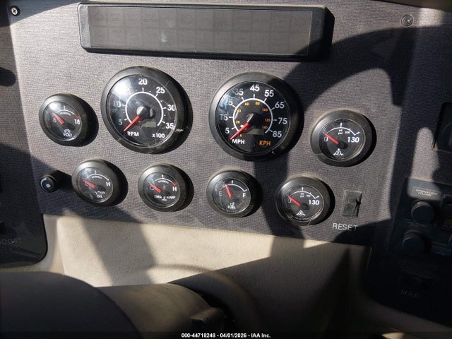 44718248 :رقم المزاد ، 4UZ6XJCAXYCF86554 vin ، 2000 Freightliner Chassis X Line Motor Home مزاد بيع