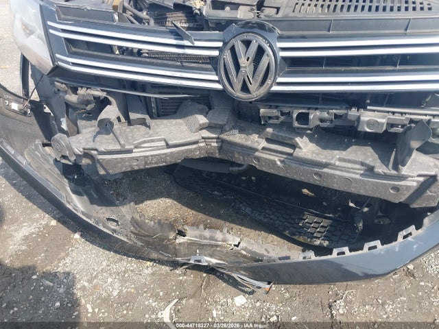 44718327 :رقم المزاد ، WVGAV7AX5HK020217 vin ، 2017 Volkswagen Tiguan مزاد بيع