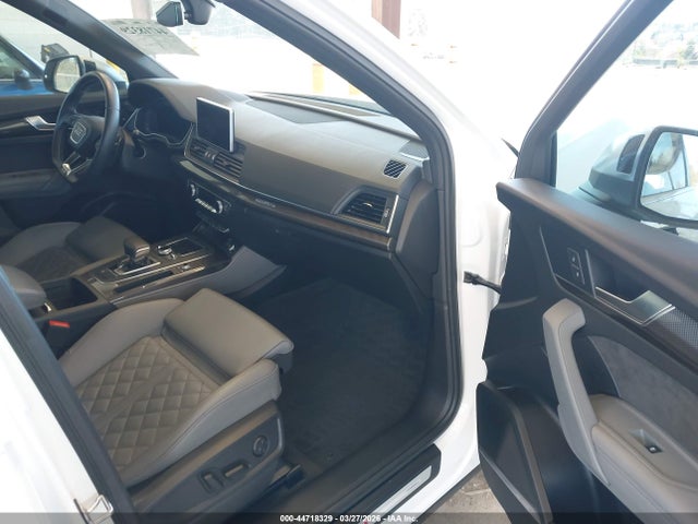 2019 AUDI SQ5 WA1B4AFYXK2001769 Photo 4