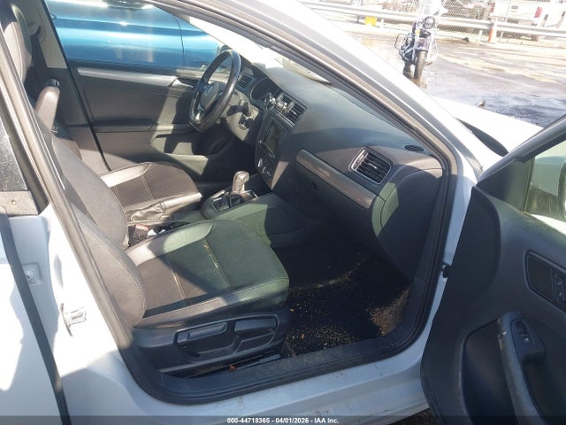 44718365 :رقم المزاد ، 3VWDB7AJ1HM312037 vin ، 2017 Volkswagen Jetta 1.4t Se مزاد بيع