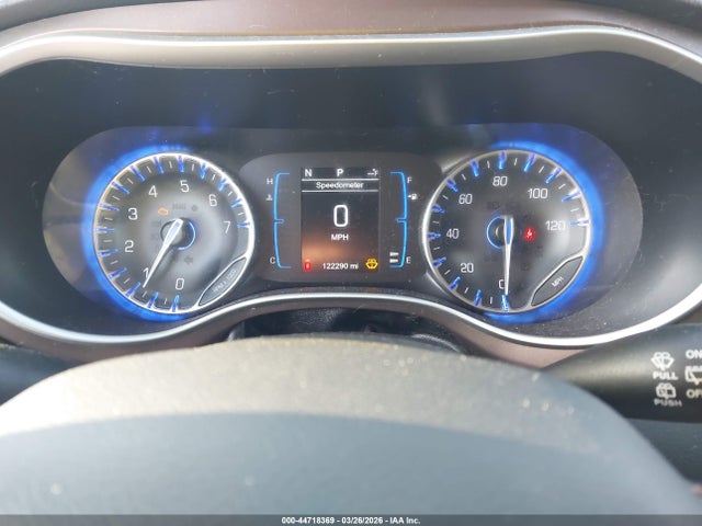 2017 Chrysler Pacifica Touring-l მანქანა იყიდება აუქციონზე, vin: 2C4RC1BG6HR587658, აუქციონის ნომერი: 44718369