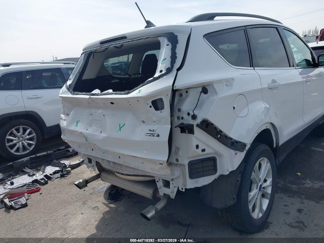 1FMCU9GD1JUA23288 Ford ESCAPE SE
