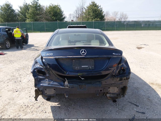 2016 Mercedes-benz C 300 4matic მანქანა იყიდება აუქციონზე, vin: WDDWF4KB8GR126732, აუქციონის ნომერი: 44718433