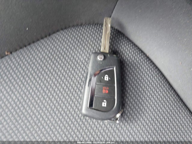 JTMMWRFV3RD217300 Toyota Rav4 Hybrid Le