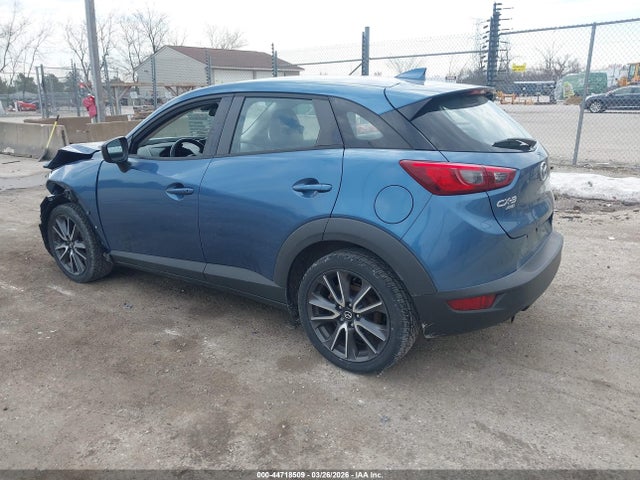 2018 MAZDA CX-3 JM1DKFC71J0307833 Photo 2