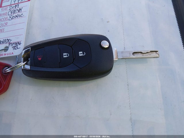 44718517 :رقم المزاد ، 1G1JG6SB4K4143166 vin ، 2019 Chevrolet Sonic Lt Auto مزاد بيع
