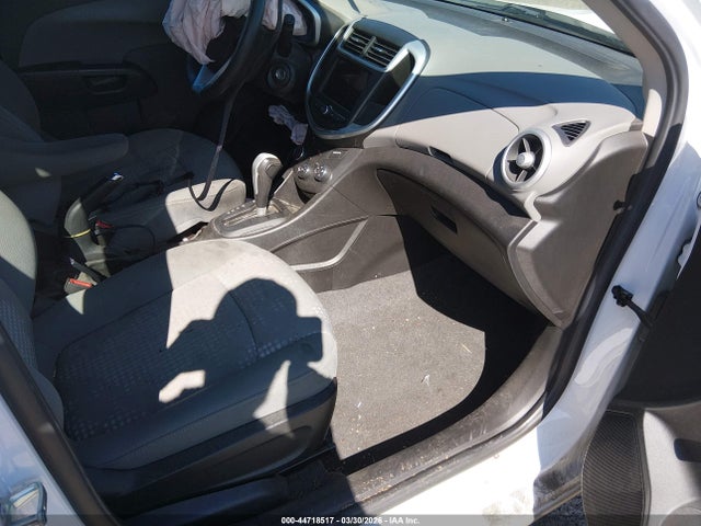 44718517 :رقم المزاد ، 1G1JG6SB4K4143166 vin ، 2019 Chevrolet Sonic Lt Auto مزاد بيع