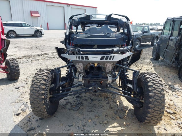 3JB8NAU44SE002578 Can-Am Maverick R Max X Rs