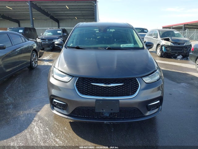 2022 Chrysler Pacifica Hybrid Touring L მანქანა იყიდება აუქციონზე, vin: 2C4RC1L78NR105654, აუქციონის ნომერი: 44718552