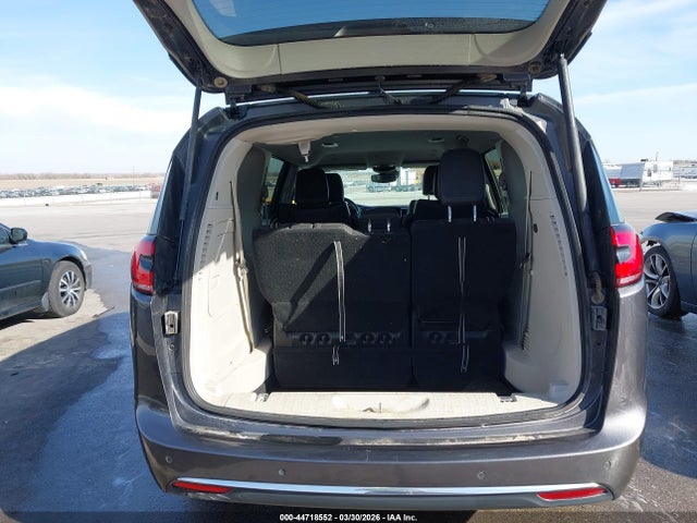 2022 Chrysler Pacifica Hybrid Touring L მანქანა იყიდება აუქციონზე, vin: 2C4RC1L78NR105654, აუქციონის ნომერი: 44718552