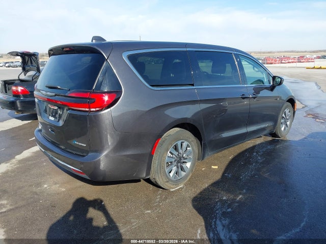 2022 Chrysler Pacifica Hybrid Touring L მანქანა იყიდება აუქციონზე, vin: 2C4RC1L78NR105654, აუქციონის ნომერი: 44718552