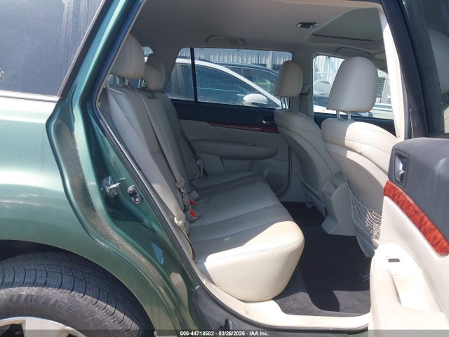 44718582 :رقم المزاد ، 4S4BRBKC9B3404199 vin ، 2011 Subaru Outback 2.5i Limited مزاد بيع