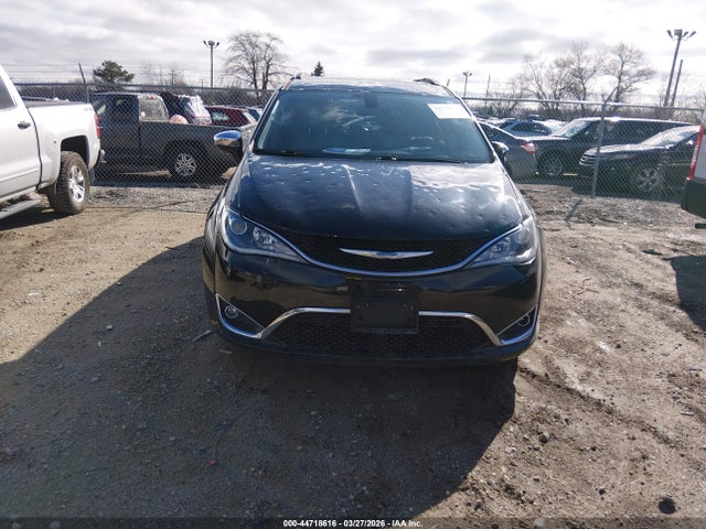 Продаж на аукціоні авто 2018 Chrysler Pacifica Limited, vin: 2C4RC1GG0JR117852, номер лоту: 44718616