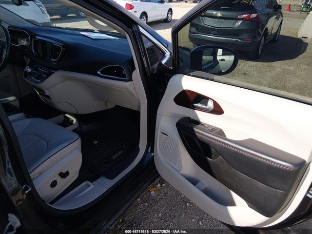 Продаж на аукціоні авто 2018 Chrysler Pacifica Limited, vin: 2C4RC1GG0JR117852, номер лоту: 44718616