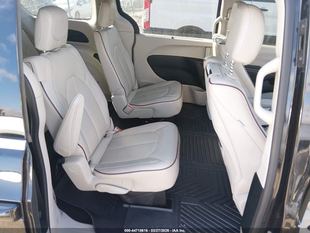 Продаж на аукціоні авто 2018 Chrysler Pacifica Limited, vin: 2C4RC1GG0JR117852, номер лоту: 44718616