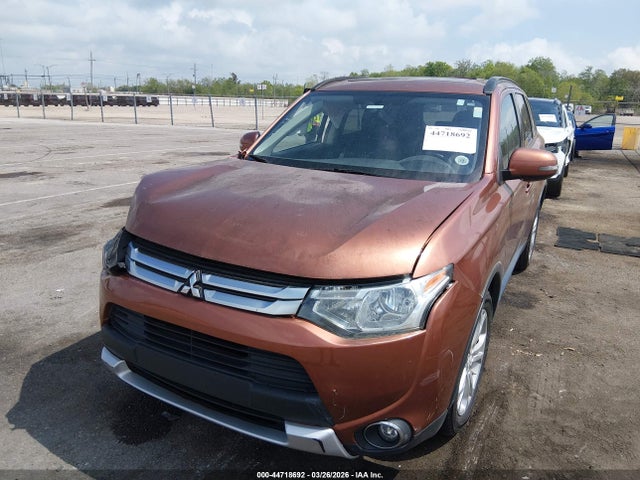 Mitsubishi Outlander Se 2015 JA4AD3A34FZ010564 Image 2