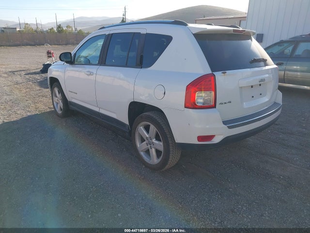 2011 JEEP COMPASS 1J4NF5FB2BD215508 Photo 2