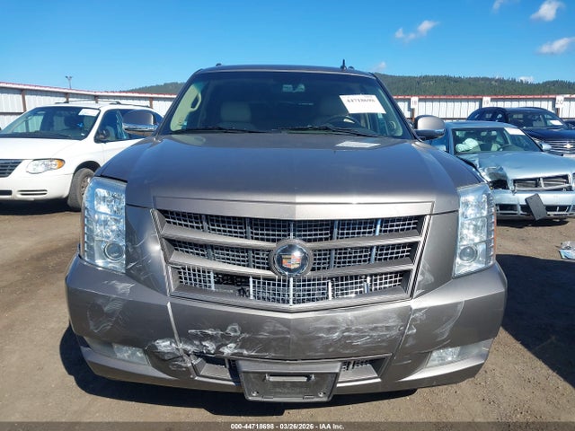 44718698 :رقم المزاد ، 1GYS4JEF4DR228630 vin ، 2013 Cadillac Escalade Esv Premium مزاد بيع