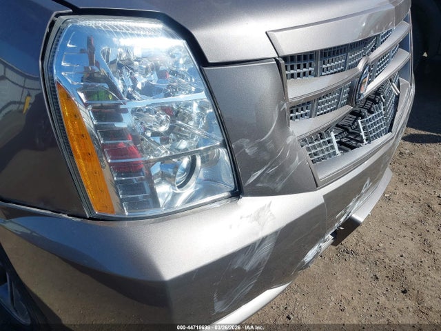 44718698 :رقم المزاد ، 1GYS4JEF4DR228630 vin ، 2013 Cadillac Escalade Esv Premium مزاد بيع